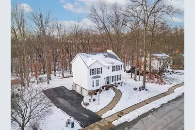 186 Bayberry Ln, Cranberry Township, PA 16066 - Photo 2