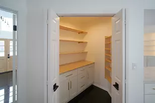 2154 S Villa Dr, Hampton, PA 15044 - Photo 14