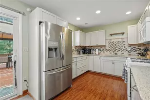 576 Joan St, Cranberry Township, PA 16066 - Photo 6