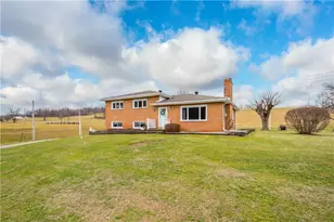 36 Swihart Rd, Cecil, PA 15317 - Photo 2