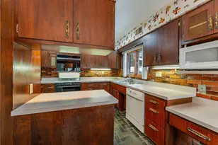 174 Main Entrance Dr, Pittsburgh, PA 15228 - Photo 20