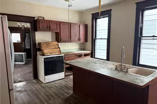 10 W Miller St, New Castle, PA 16102 - Photo 6