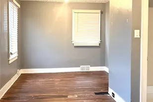 389 Webster St, Rochester, PA 15074 - Photo 14