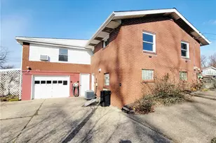 901 Columbus Dr, Hopewell Township, PA 15001 - Photo 2