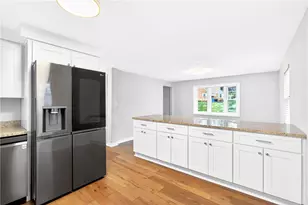 108 Cornwallis Dr, Elizabeth Twp/Boro, PA 15135 - Photo 4