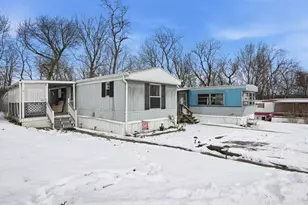 8015 Mercury Dr, Hopewell Township, PA 15001 - Photo 2