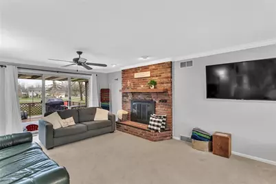 105 Lynn Ann Dr, Pittsburgh, PA 15068 - Photo 12