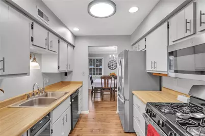 105 Lynn Ann Dr, Pittsburgh, PA 15068 - Photo 10