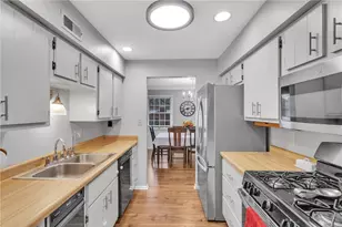 105 Lynn Ann Dr, Pittsburgh, PA 15068 - Photo 10