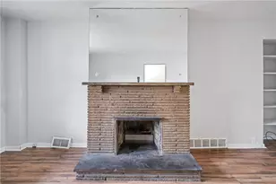 200 Moye Pl, Pittsburgh, PA 15210 - Photo 6