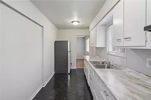 200 Moye Pl, Pittsburgh, PA 15210 - Photo 10