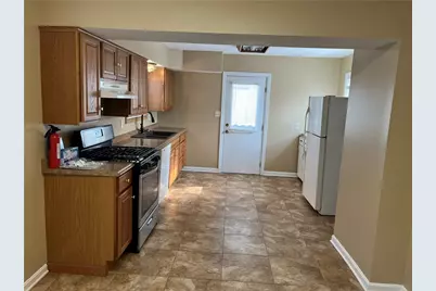 304 Woodland Ave, Grove City Boro, PA 16127 - Photo 6