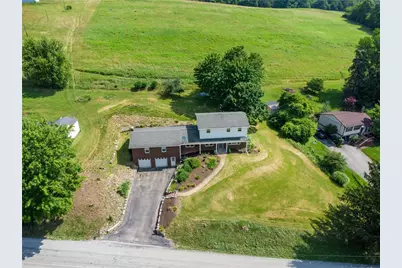 359 Meadow Spring Rd, Unity Township, PA 15650 - Photo 4