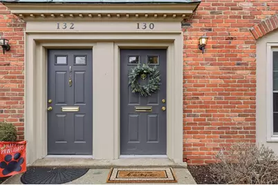 130 Jamestown Ct, Scott Township, PA 15216 - Photo 2