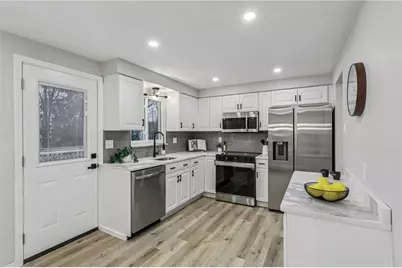 129 Burke Dr, Monroeville, PA 15146 - Photo 12