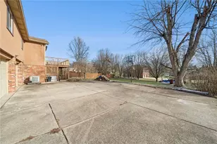 519 Pamela Dr, Penn Twp, PA 15636 - Photo 32