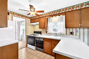 2521 Rose Dr, Pittsburgh, PA 15116 - Photo 10