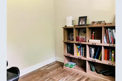 1044 Delaware Ave, Bethel Park, PA 15102 - Photo 16