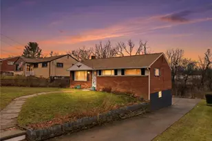 4923 Leona Dr, Pittsburgh, PA 15227 - Photo 2