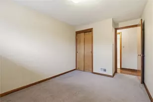 4923 Leona Dr, Pittsburgh, PA 15227 - Photo 28