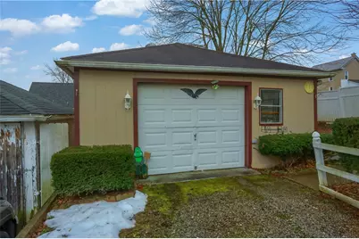 916 Temple Ave, New Castle, PA 16101 - Photo 8