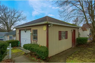 916 Temple Ave, New Castle, PA 16101 - Photo 10