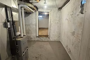 539 Walnut St, Vandergrift, PA 15690 - Photo 32