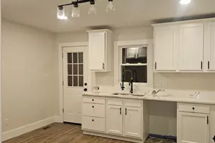 539 Walnut St, Vandergrift, PA 15690 - Photo 8