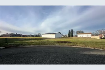 112 Shawnee Dr, Harrison Township, PA 15065 - Photo 2