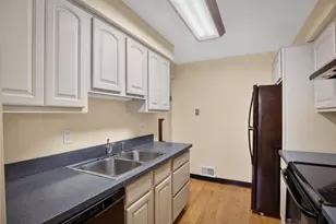 363 Hawthorne Ct, Ross Twp, PA 15237 - Photo 8