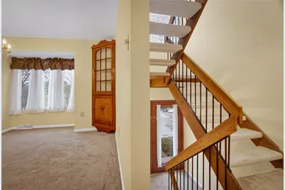 363 Hawthorne Ct, Ross Twp, PA 15237 - Photo 4