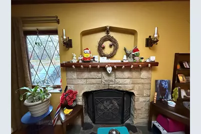 708 Jefferson Dr, Ross Twp, PA 15229 - Photo 8