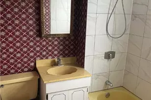 2008 Locust St, Pittsburgh, PA 15218 - Photo 8