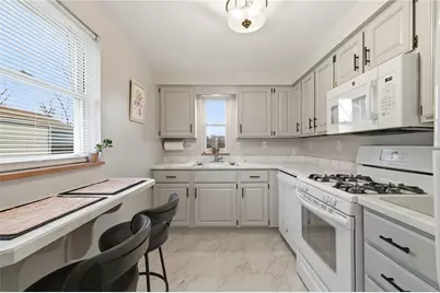 675 Somerville, Scott Township, PA 15243 - Photo 12