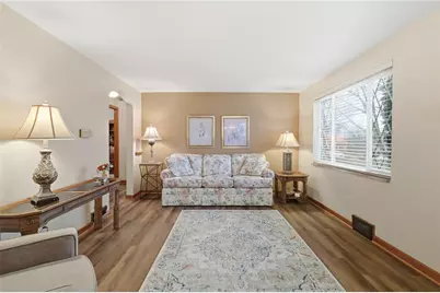 675 Somerville, Scott Township, PA 15243 - Photo 6