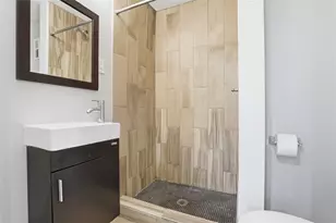 2400 Leticoe St, Pittsburgh, PA 15203 - Photo 14