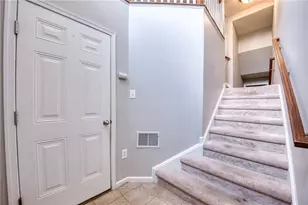 144 Broadstone Dr, Adams Township, PA 16046 - Photo 6