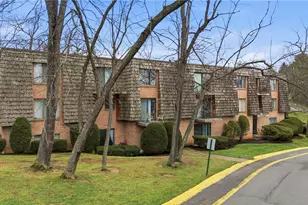 1115 Forest Green Dr, Moon/Crescent Twp, PA 15108 - Photo 2