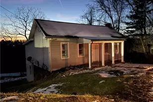 1452 E Maiden St, South Strabane, PA 15301 - Photo 1