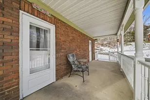 1060 Phillips St, Baden, PA 15005 - Photo 10