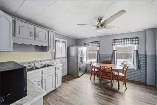 1060 Phillips St, Baden, PA 15005 - Photo 16