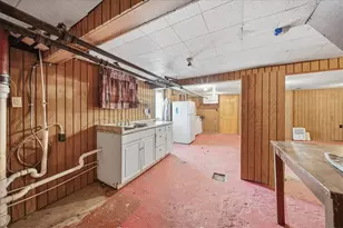 1060 Phillips St, Baden, PA 15005 - Photo 26