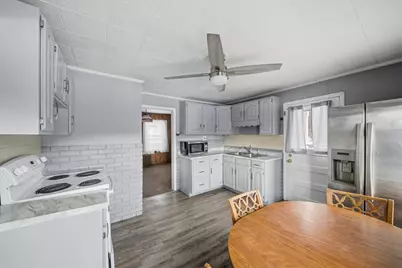 1060 Phillips St, Baden, PA 15005 - Photo 16