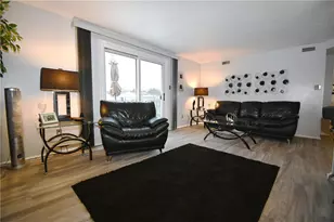 1642 Jefferson Ridge Dr, Jefferson Hills, PA 15025 - Photo 4