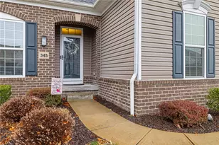 345 Park Edge Dr, Findlay Township, PA 15026 - Photo 4