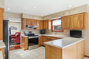 27 Deerfield Dr, Penn Twp, PA 15636 - Photo 12