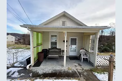 324 Crest St, Clairton, PA 15025 - Photo 1