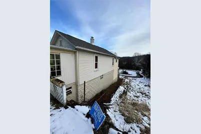 324 Crest St, Clairton, PA 15025 - Photo 18