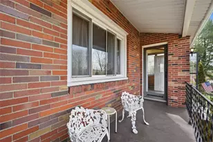 111 Dauntless Dr, Pittsburgh, PA 15235 - Photo 2