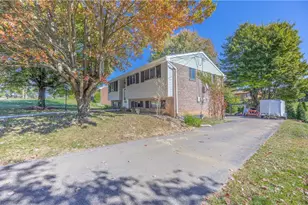 4340 Frederick Dr, Allegheny Township, PA 15068 - Photo 2